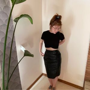 VINTAGE - 28 - Fitted leather skirt - black